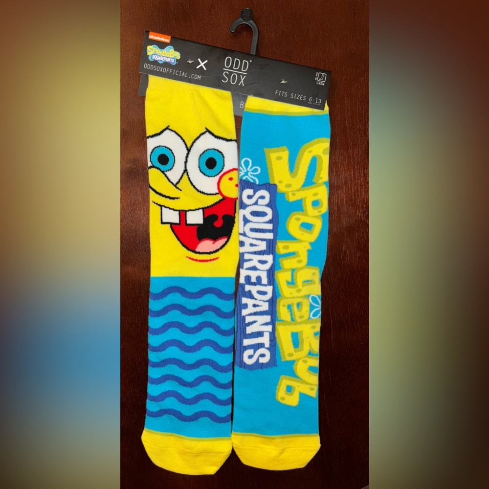 SPONGEBOB SQUAREPANTS ODD SOX NOVELTY CREW SOCKS NWT MEN’S SHOE SIZE 6-13 - Picture 1 of 2